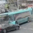 Автобус протаранил несколько машин и врезался в остановку в Санкт-Петербурге - StolicaOnego.Ru