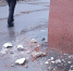 С фасада дома в центре Петрозаводска на людей снова падают куски штукатурки - Gubdaily.Ru
